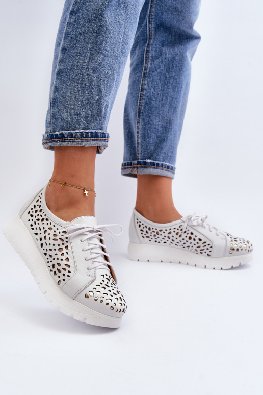 Sapatos com elementos vazados na cor cinza Zazoo