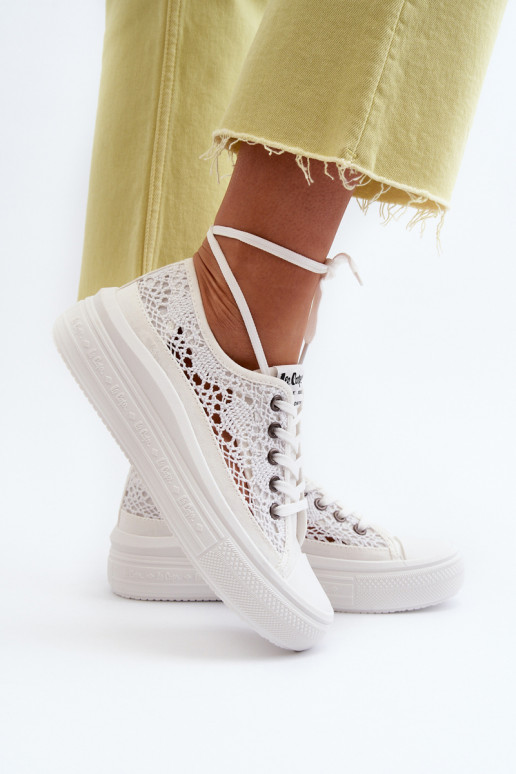 Sapatos de lazer com motivos de renda na cor branca Lee Cooper