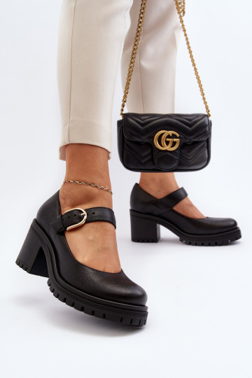 Botas na cor preta Zazoo 2