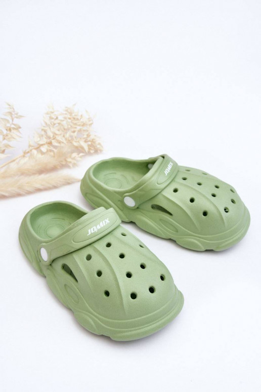 Chinelos infantis tipo Crocs na cor verde Nublado
