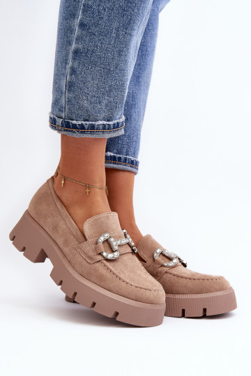 Mocassins com enfeites cor...