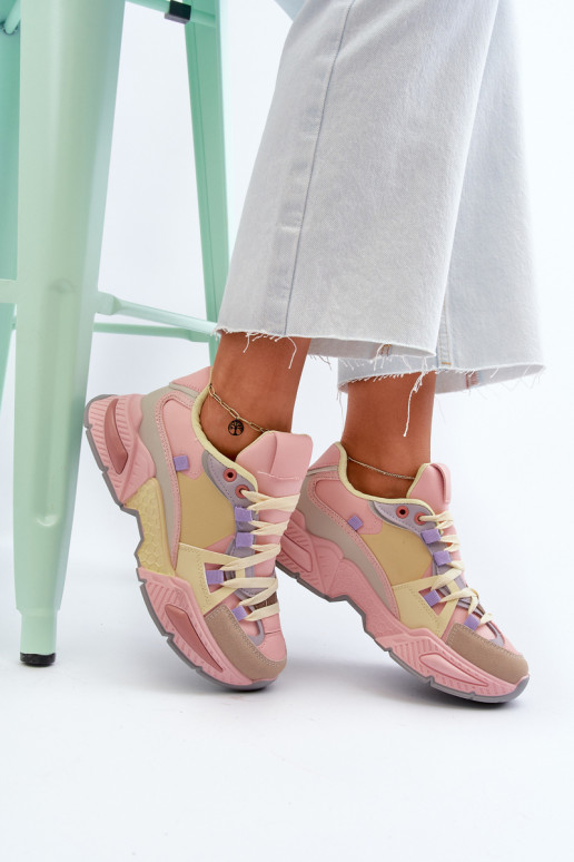 Sapatos Snekersy com sola enorme na... Sapatos Snekersy com sola enorme na...