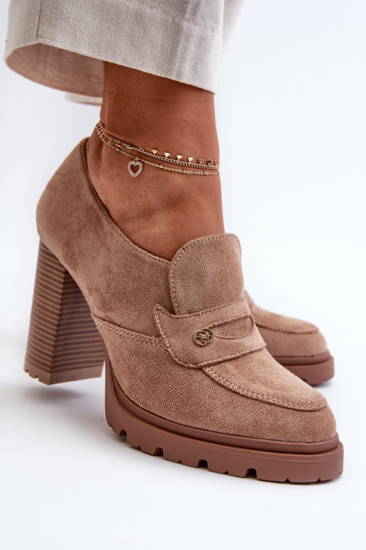 Sapatos em camurça ecológica com... Sapatos em camurça ecológica com...