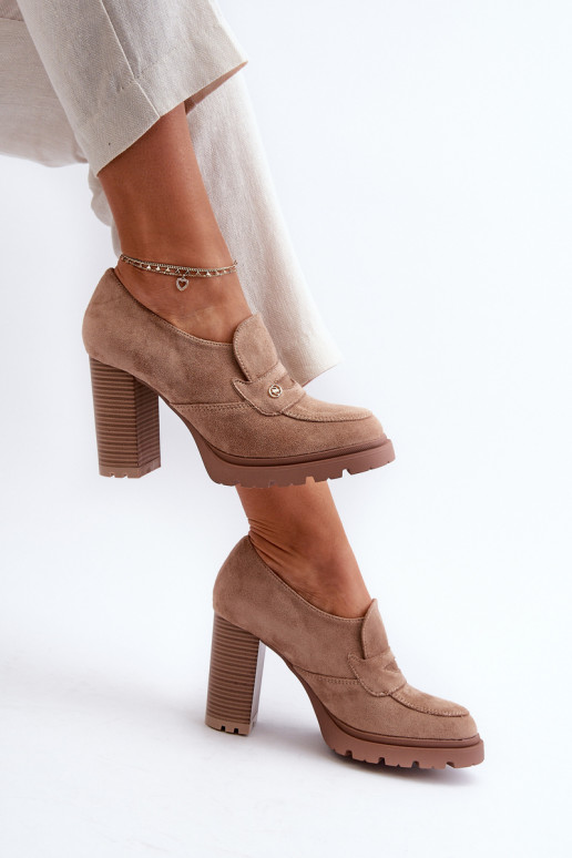 Sapatos em camurça ecológica com... Sapatos em camurça ecológica com...