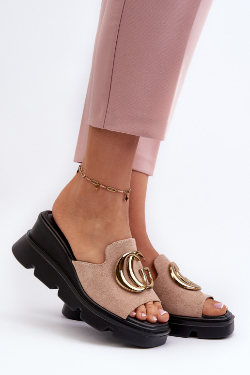 Chinelos femininos bege Iaria Chinelos femininos bege Iaria