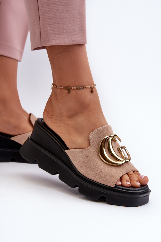 Chinelos femininos bege Iaria Chinelos femininos bege Iaria