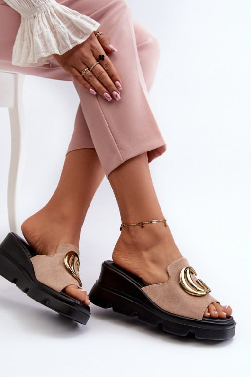 Chinelos femininos bege Iaria Chinelos femininos bege Iaria