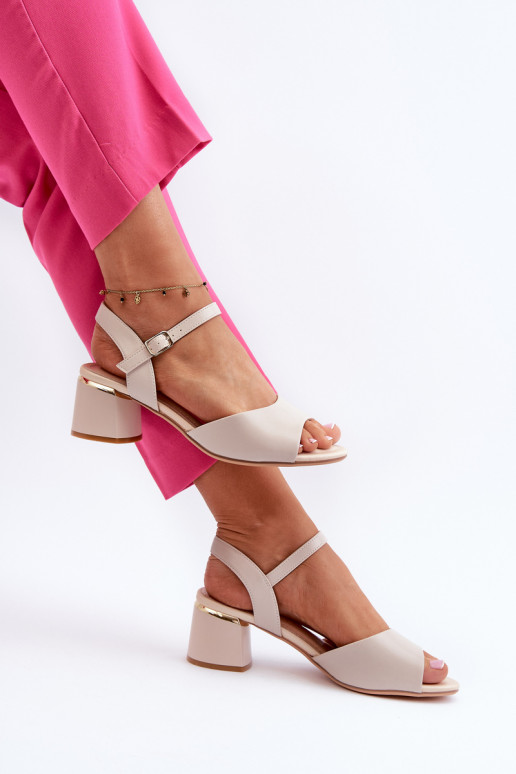 Sandálias femininas de salto baixo na... Sandálias femininas de salto baixo na...