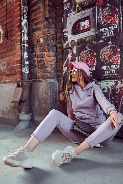 Calçado desportivo do modelo de... Calçado desportivo do modelo de...