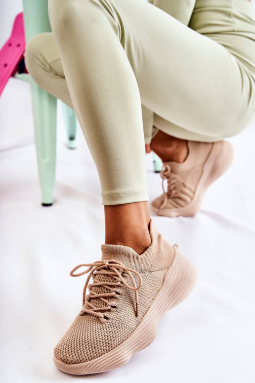 Calçado desportivo do modelo de... Calçado desportivo do modelo de...