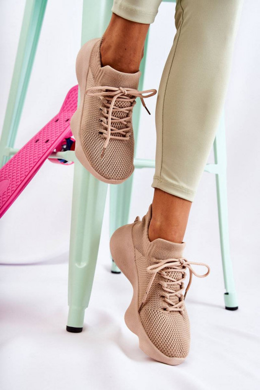 Calçado desportivo do modelo de... Calçado desportivo do modelo de...