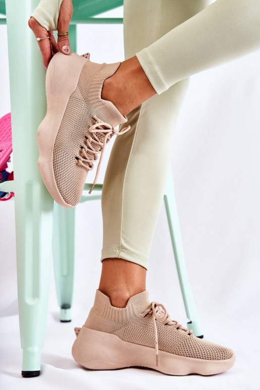 Calçado desportivo do modelo de... Calçado desportivo do modelo de...