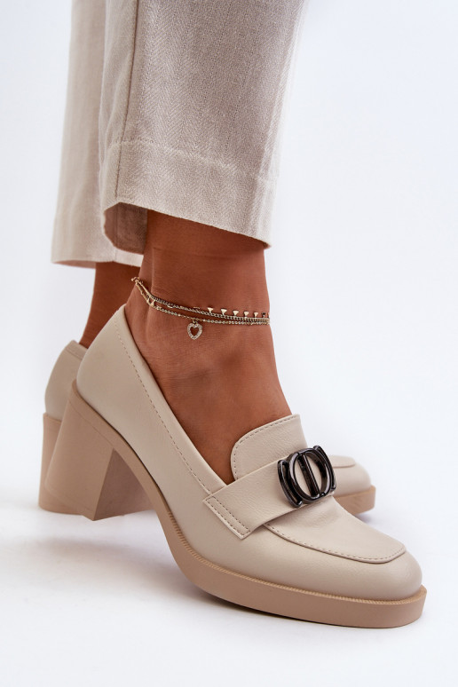 Sapatos de salto com enfeites bege Nedarea