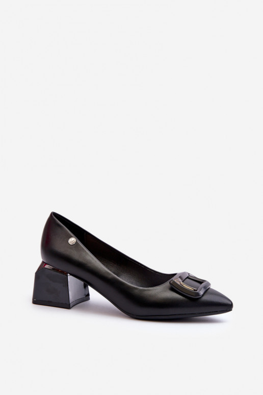 Sapatos de salto alto com enfeites na cor preta Sarala