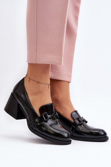 Sapatos lacados com salto...