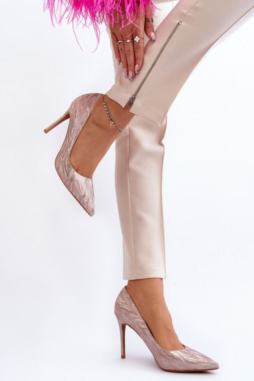 Sapatos de salto alto na cor... Sapatos de salto alto na cor...