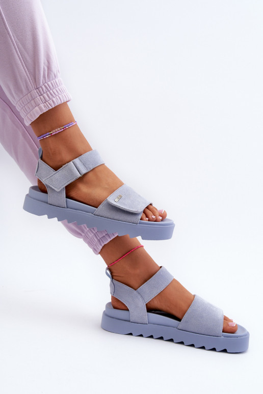 Sandálias de camurça com plataforma... Sandálias de camurça com plataforma...