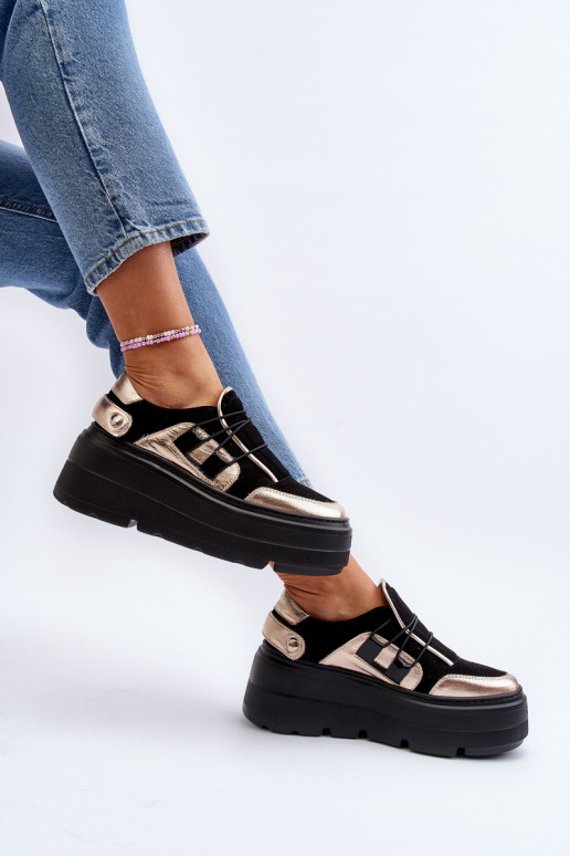 Modelo de tênis com sola maciça da moda na cor preta Zazoo