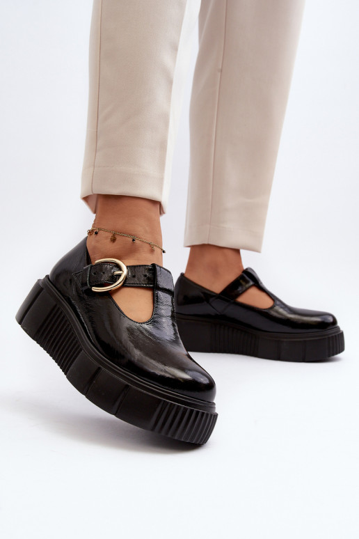Sapatos plataforma de couro envernizado em preto Zazoo
