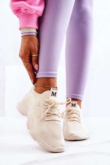 Tênis modelo sapato em...