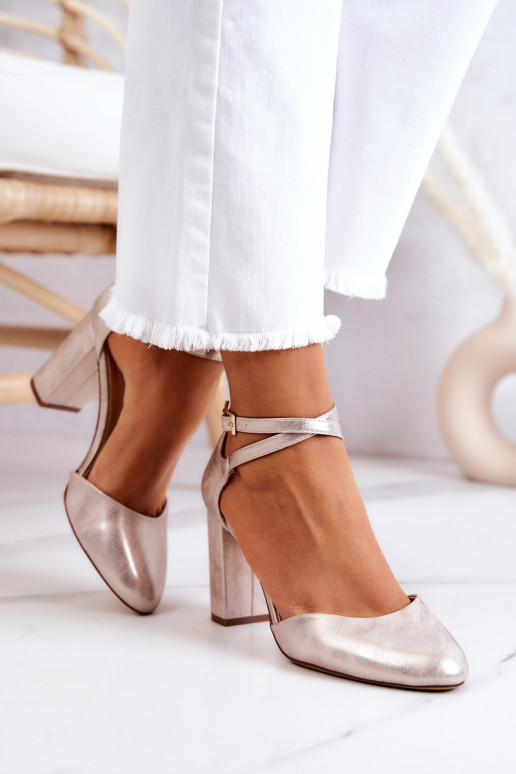 Sapatos com salto Sergio Leone dourado Sapatos com salto Sergio Leone dourado