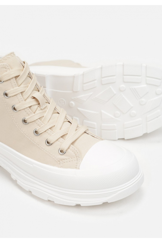 Sapatos de lazer com sola bege