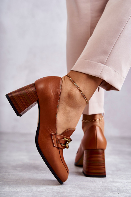 Sapatos com correntes Laura Messi marrom