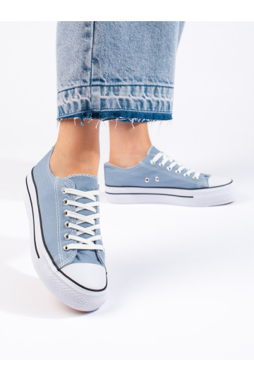 Sapatos femininos azuis claros