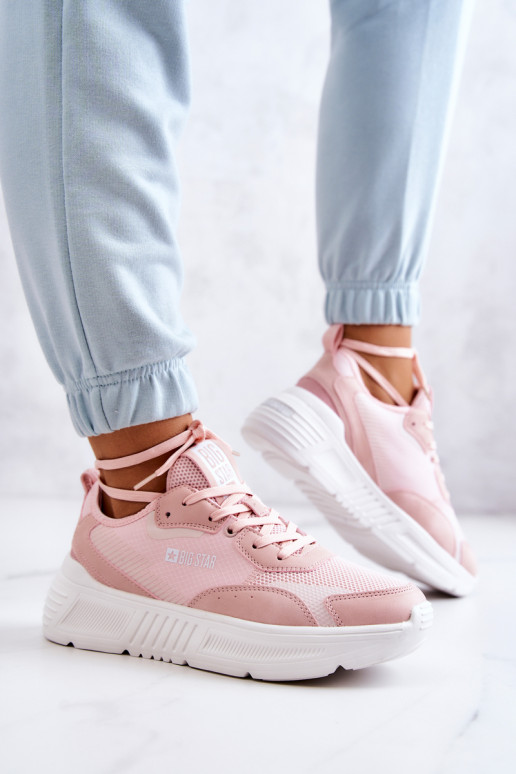 Modelo de tênis da moda sapatos Big... Modelo de tênis da moda sapatos Big...