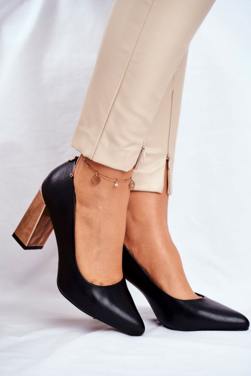Sapatos de modelo clássico com salto decorado de Sergio Leone