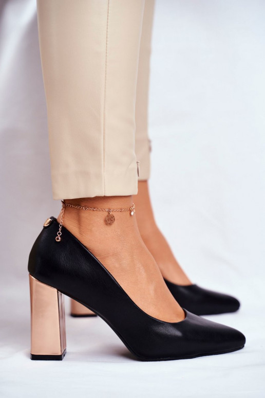 Sapatos de modelo clássico com salto decorado de Sergio Leone