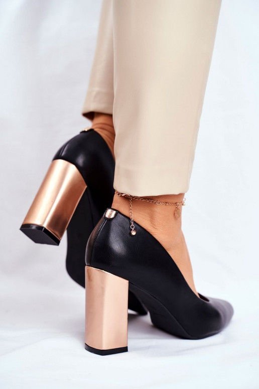Sapatos de modelo clássico com salto decorado de Sergio Leone