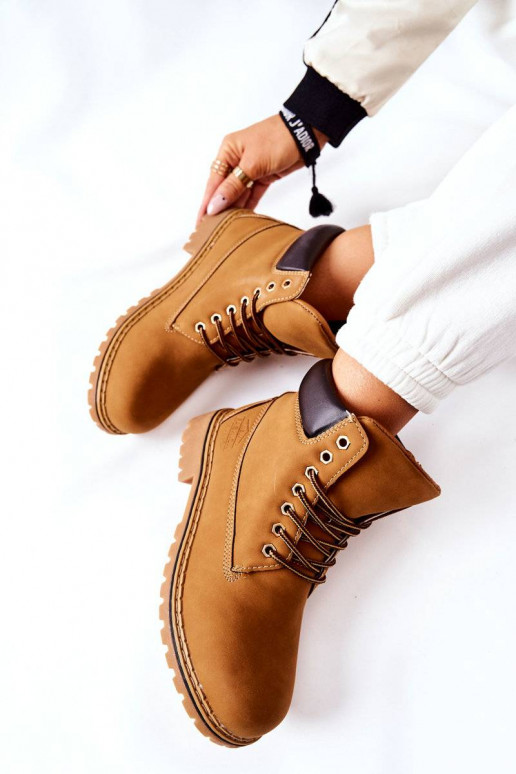 Os sapatos são bege aquecidos Crush