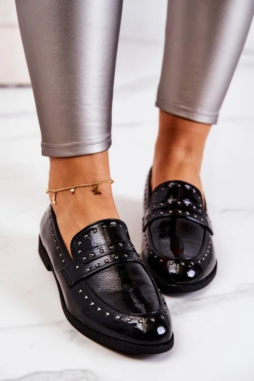 Mocassins femininos com efeito couro envernizado em Keelana preto