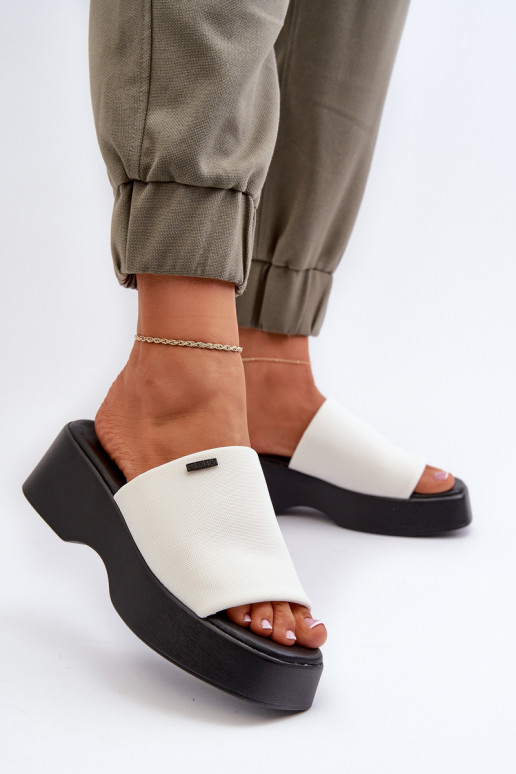 Chinelos femininos Big Star cor branca