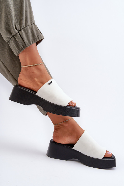 Chinelos femininos Big Star cor branca