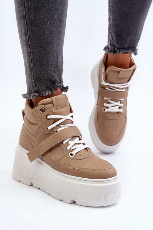 Sapatos modelo Zazoo Sneakers na cor bege