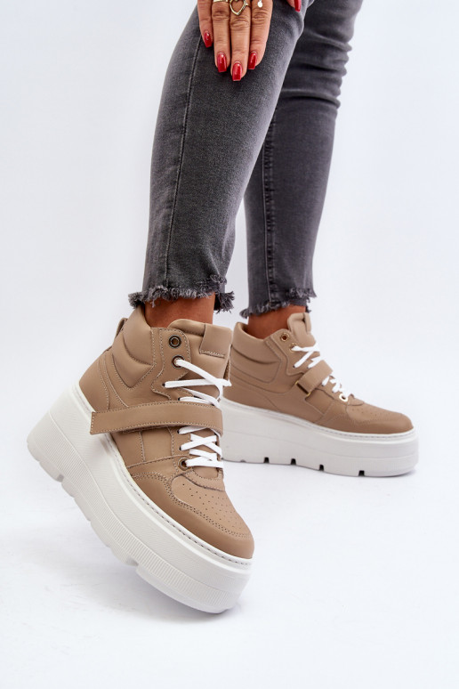 Sapatos modelo Zazoo Sneakers na cor bege