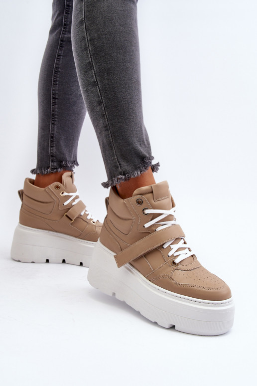 Sapatos modelo Zazoo Sneakers na cor bege