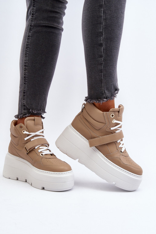 Sapatos modelo Zazoo Sneakers na cor bege