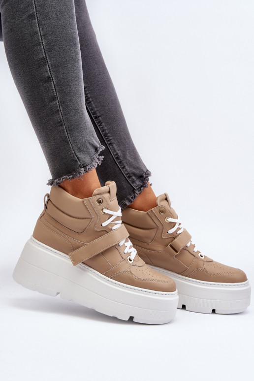 Sapatos modelo Zazoo Sneakers na cor bege