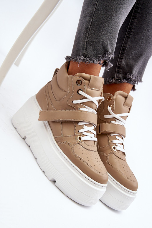 Sapatos modelo Zazoo Sneakers na cor bege