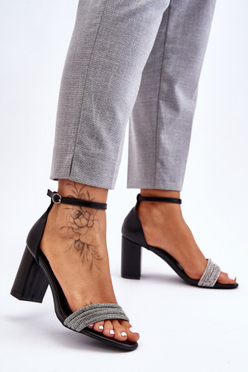 Sandálias estilo elegante... 2