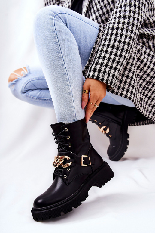Sapatos femininos com corrente na cor preta