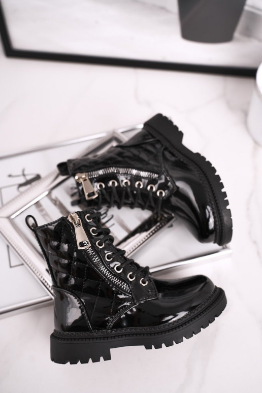 Botas femininas lacadas em preto
