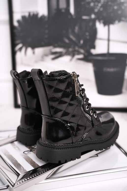 Botas femininas lacadas em preto