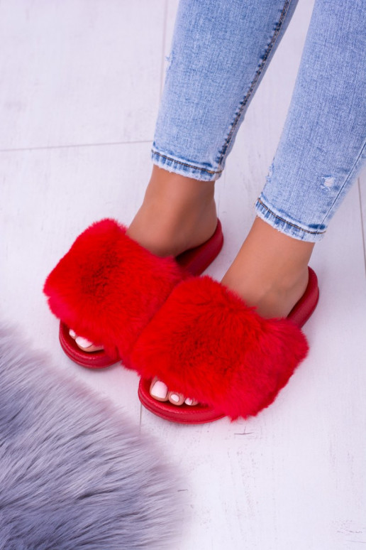 Chinelos de borracha vermelha com pele Chinelos de borracha vermelha com pele