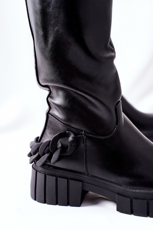 Botas compridas pretas com correntes... Botas compridas pretas com correntes...