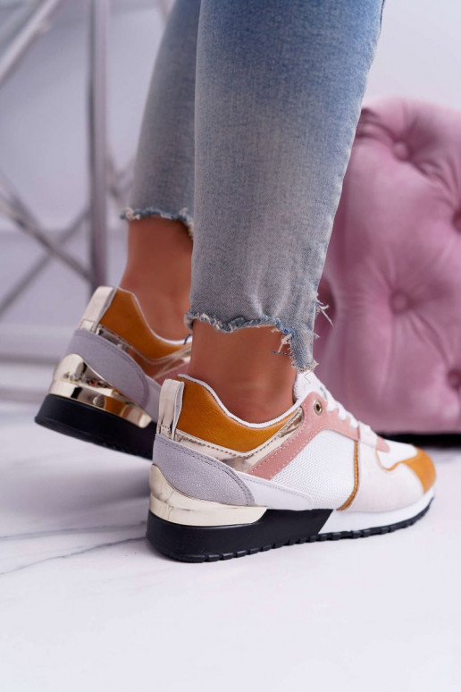 Sapatos casuais em várias cores