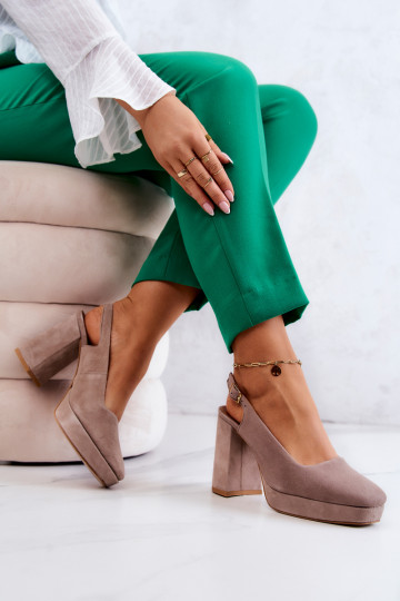 Sapatos de camurça bege